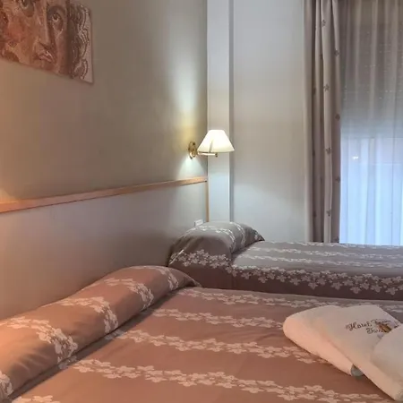Cosmos Hotel *