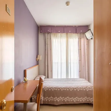 Cosmos Ξενοδοχείο *