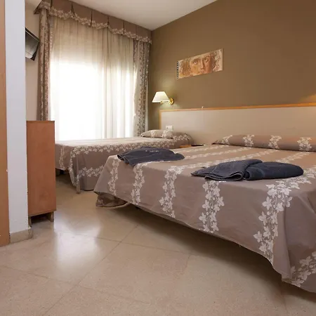 Cosmos Hotel *